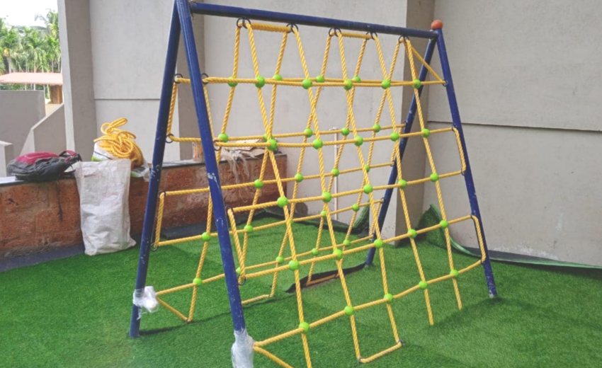 playground-net-climber